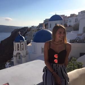 Meet your Posher, Andrea